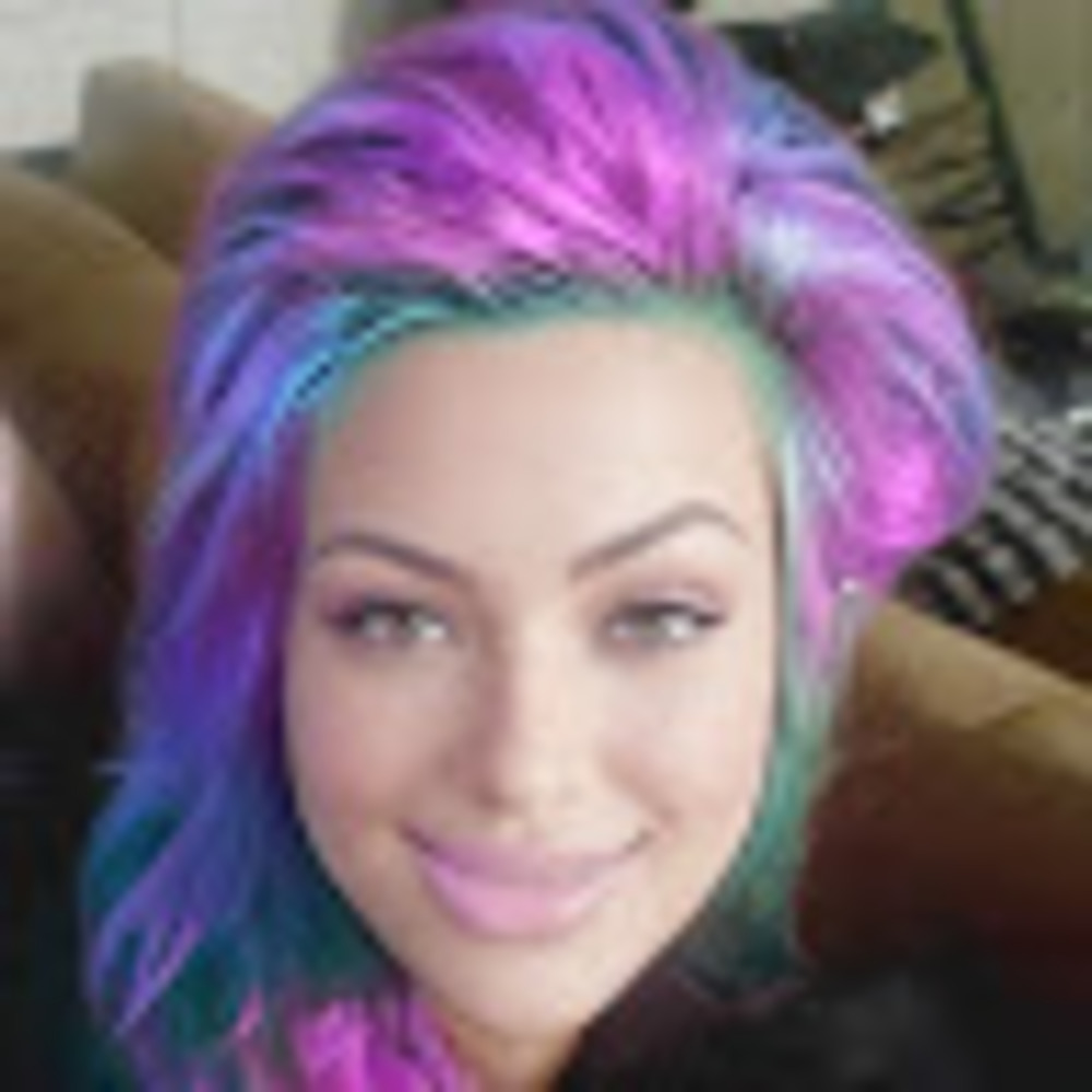 Meet your Posher, Adrianne